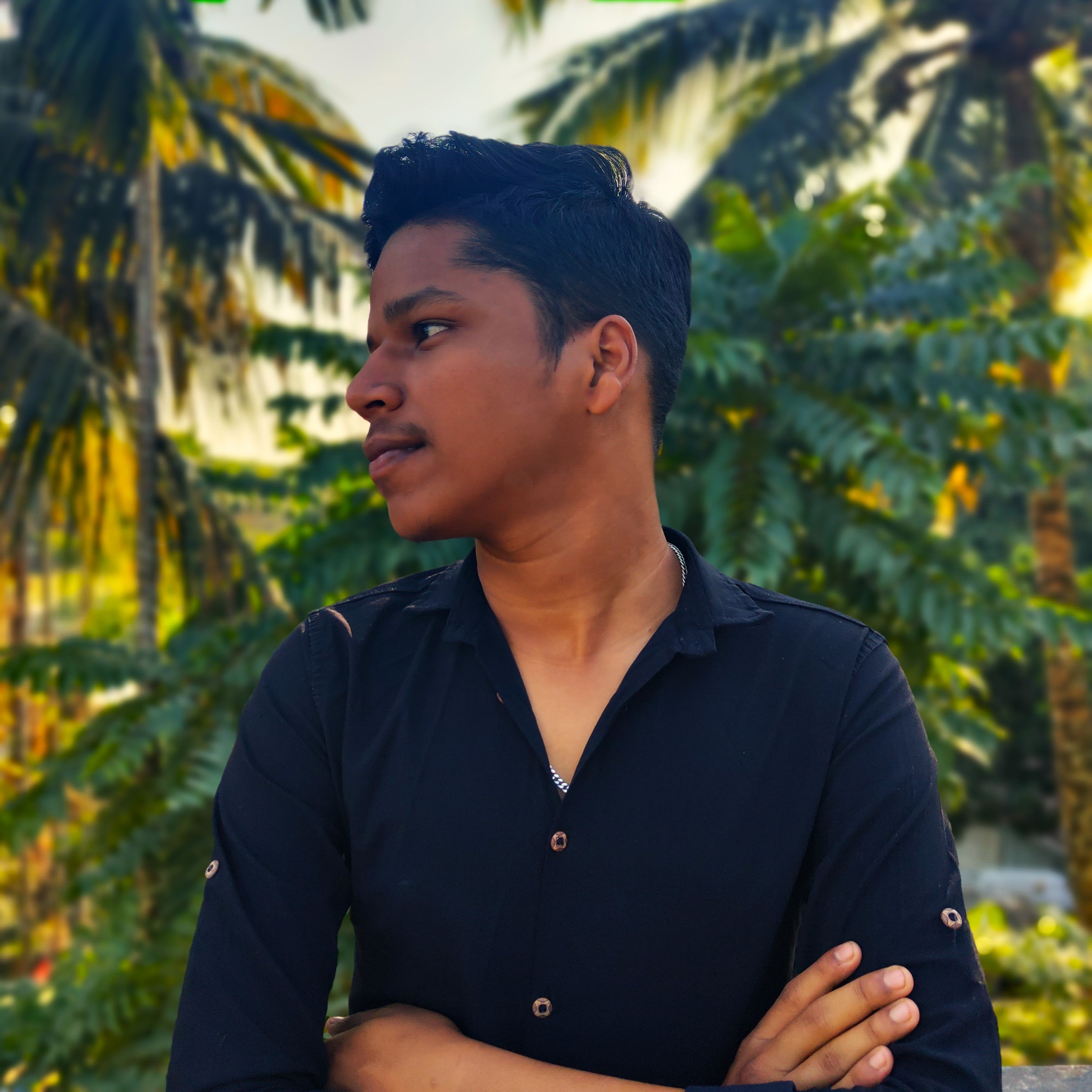 Young and Dynamic: Meet MD Aslam, the 18-Year-Old Manager of HS Gadget